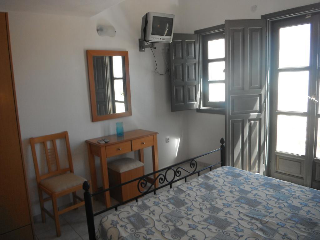 Dagris Villa Studios Kamári Quarto foto